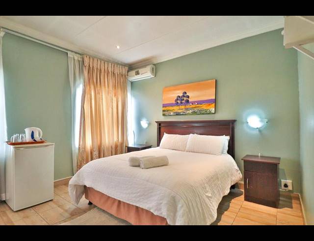 BUSINESS FOR SALE IN MUCKLENEUK